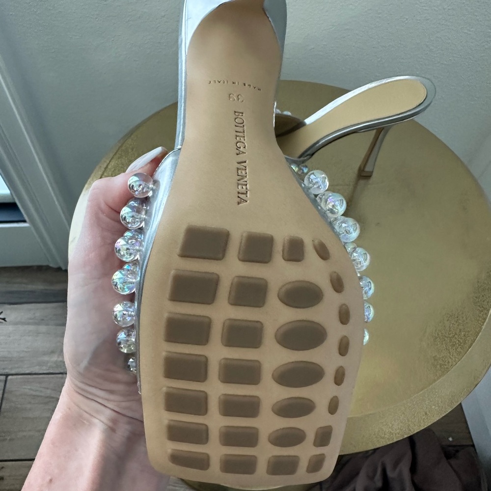 BNIB Bottega Veneta pumps - Picture 3 of 3